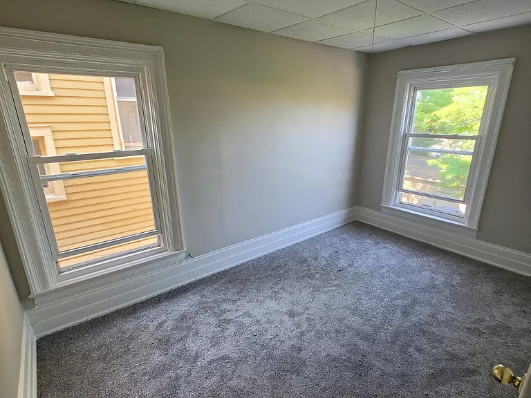 390 Richmond Ave #2 — Photo 11