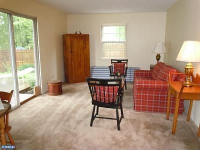4th image of 48 Pineknoll Dr