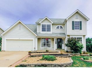 1900 Fox Pointe Dr, Arnold, MO 63010
