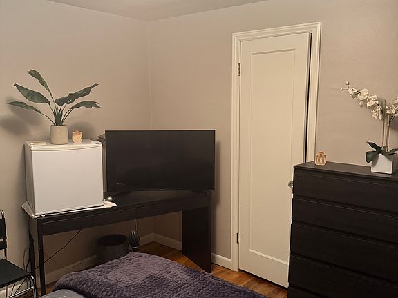 4th image of 2310 NE 113th St #1