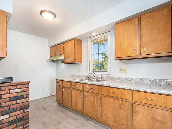 5th image of 2715 Edison Rd
