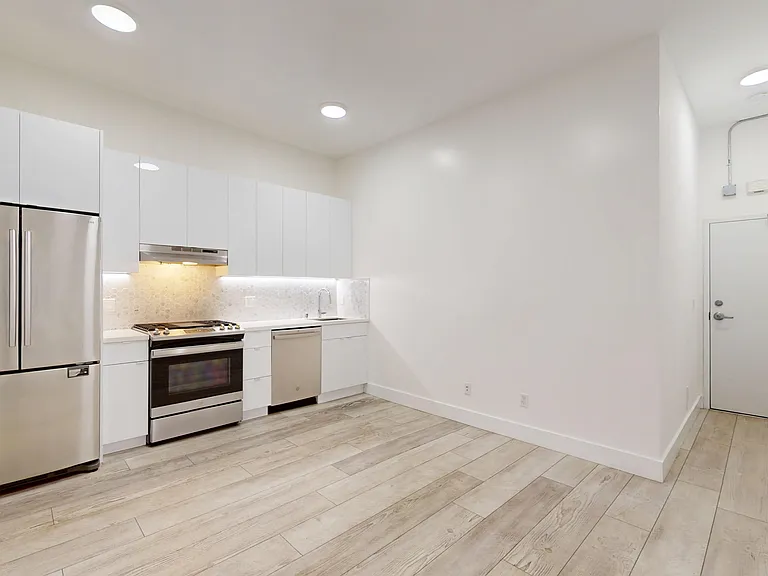755 6th Ave #759-2 — Photo 3