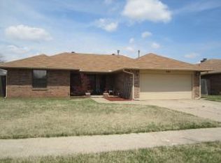 1341 NW 8th St, Moore, OK 73170