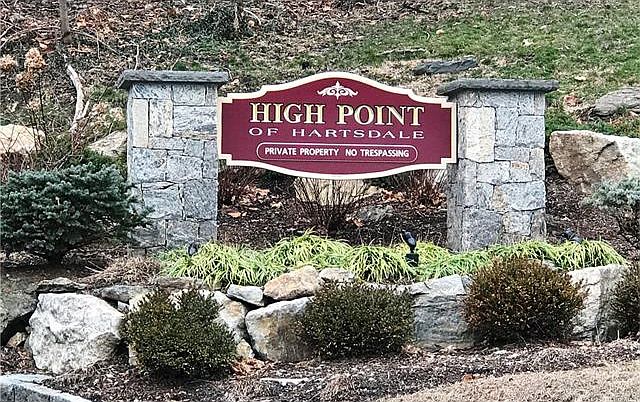 1st image of 200 High Point Dr APT 105