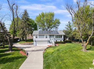 9080 New Liberty Rd, Maysville, IA 52773