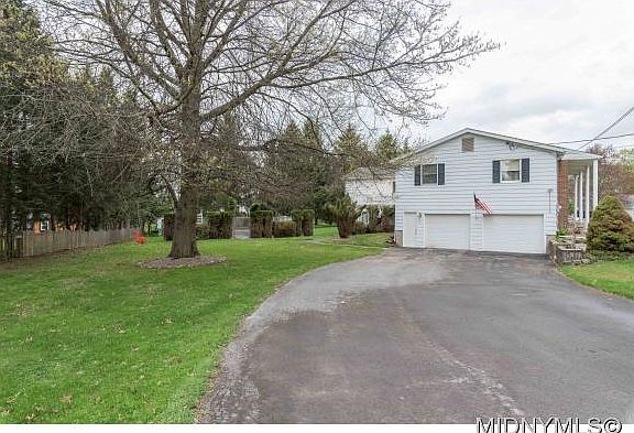 4th image of 6 Upper Woods Cir