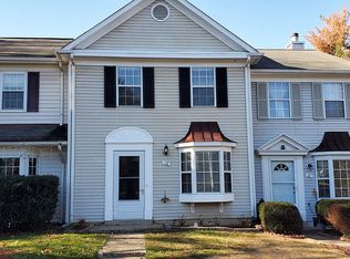 10 Alden Ct, Sterling, VA 20165