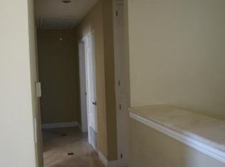 8218 Hatillo Ave, Winnetka, CA 91306