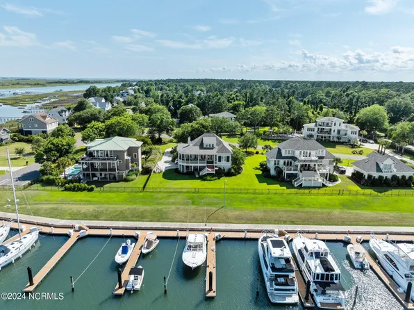 508 Lakeview Drive, Hampstead, NC 28443