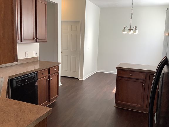 4th image of 3067 Nantuckett Ave