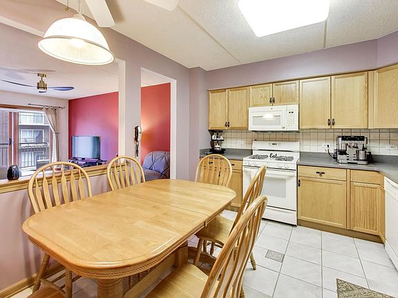 5th image of 1327 Brown St Unit 407