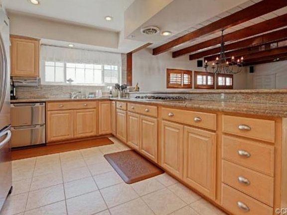 5th image of 1801 Lynngrove Dr