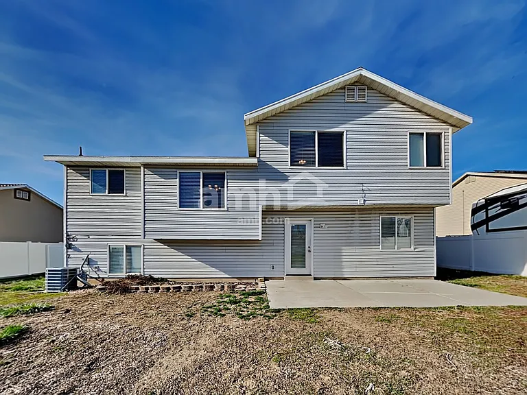 2169 W 1520 N — Photo 21