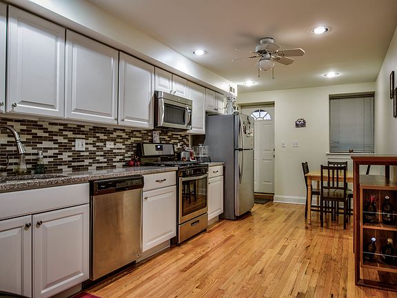 4th image of 1058 W Lawrence Ave APT Ge