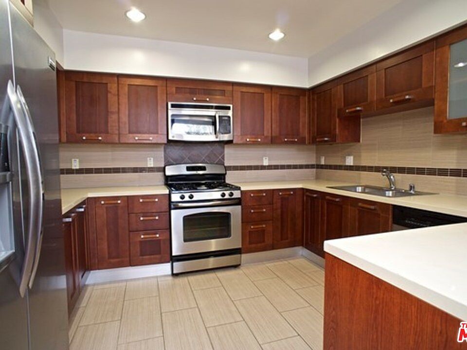 1st image of 1240 S Sherbourne Dr
