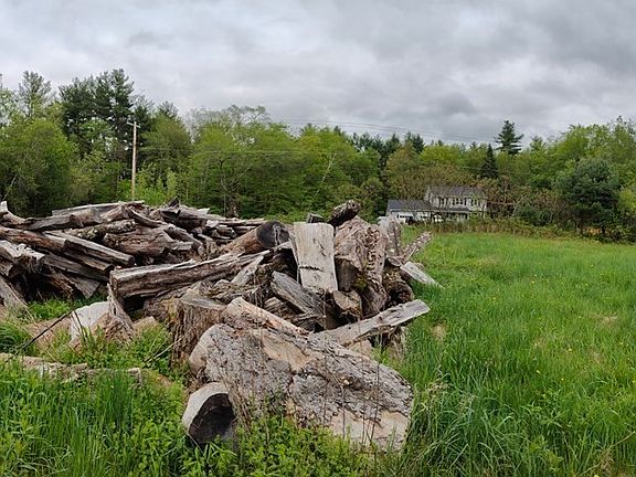 3rd image of 40 East St