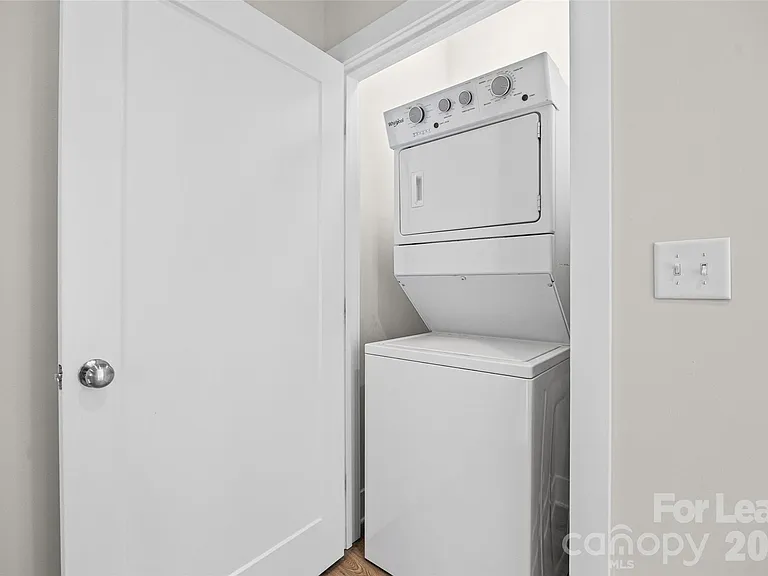 840 E 18th St #C — Photo 13