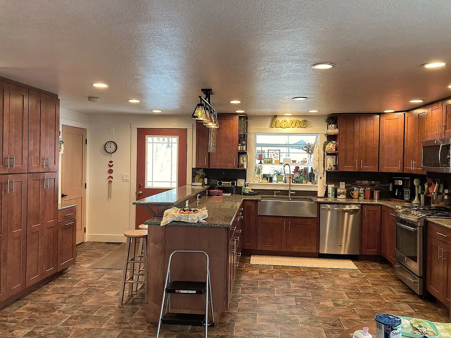 Family Friendly 5-bedroom 3-bath beautiful home in Onaway — Photo 3
