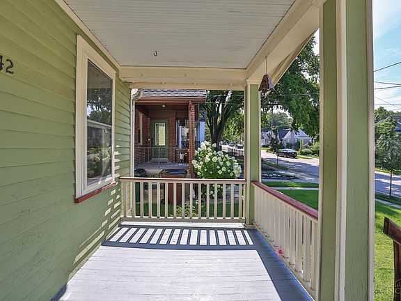 2nd image of 6842 Buckingham Pl