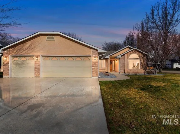 1528 E Peridot St, Meridian, ID 83646