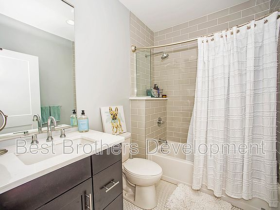 3rd image of 4779 S Park Ave #15