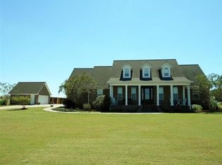 5299 Old West Point Rd, Columbus, MS 39701