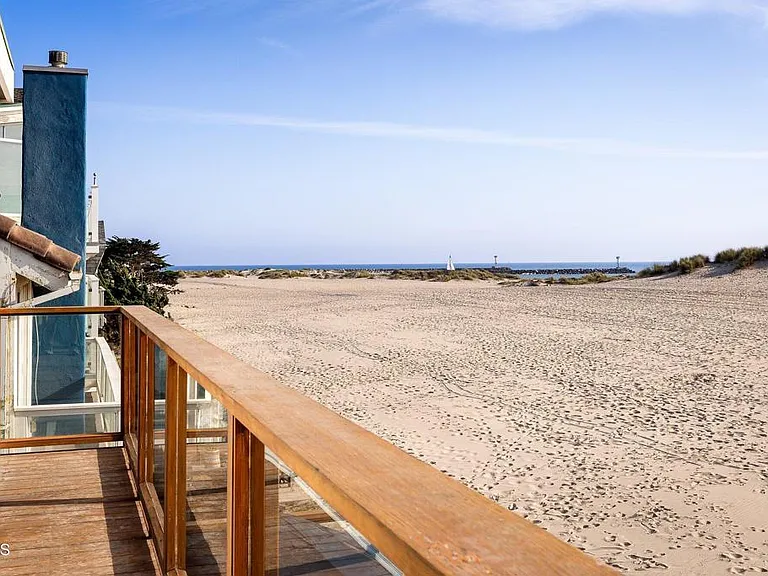 3373 Ocean Dr — Photo 40