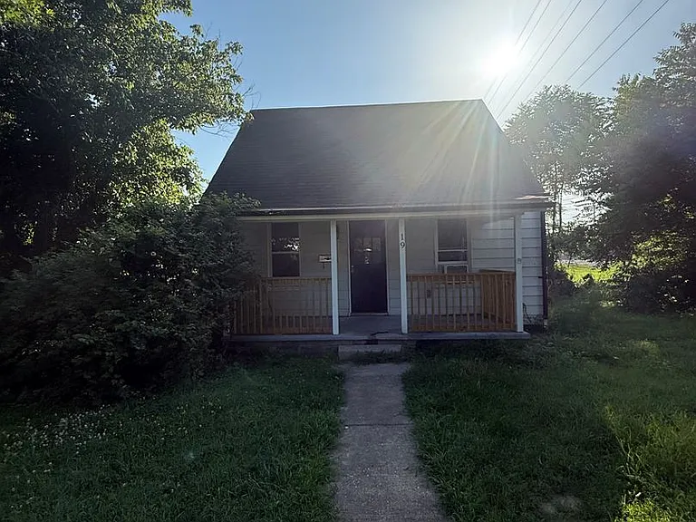 19 Layne Ave — Photo 1