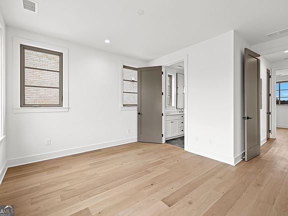 4th image of 225 Rolison Way