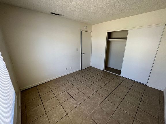 4th image of 885 E Putnam Ave APT 18