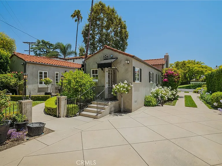 1243 Rossmoyne Ave — Photo 40