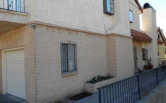 2nd image of 4618 N Stanton St #6