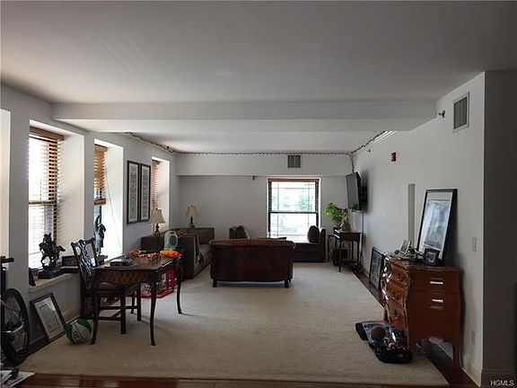 3rd image of 1 S Astor St