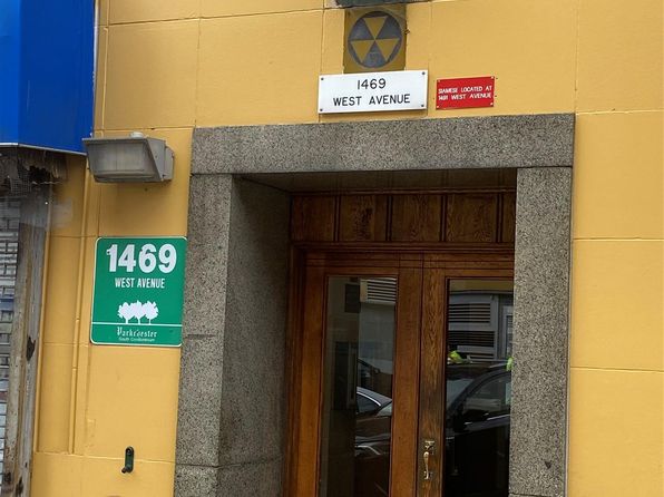 1469 Avenue St