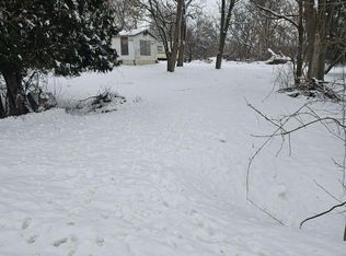 122 W Barnes Rd, Fostoria, MI 48435