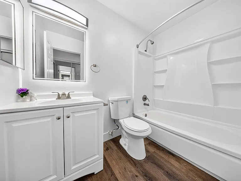 20353 Saticoy St — Photo 24