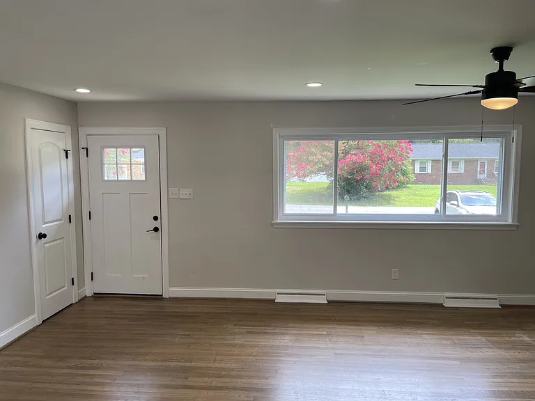 107 Chestnut Dr — Photo 3
