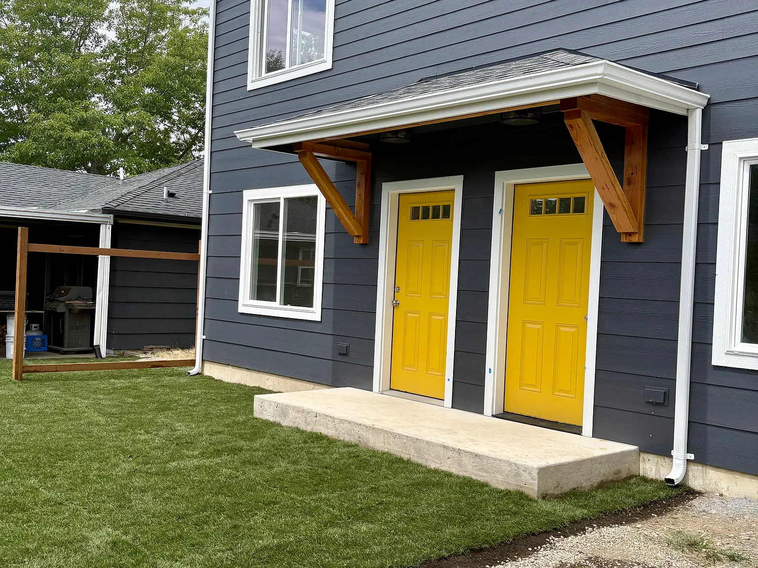 2 bed, 1.5 bath, 998 sqft, $2,100 — Photo 1