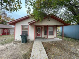 704 E Viesca St, Del Rio, TX 78840