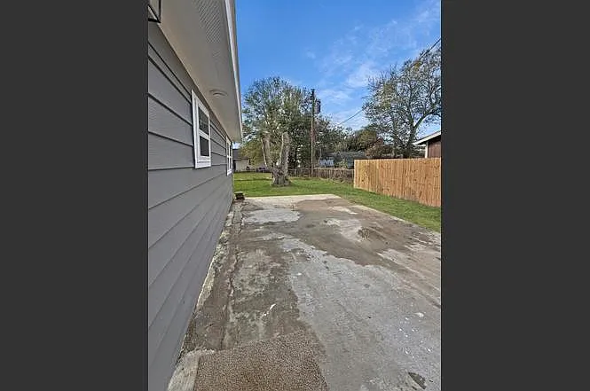 4 bed, 1364 sqft, $2,600 — Photo 3