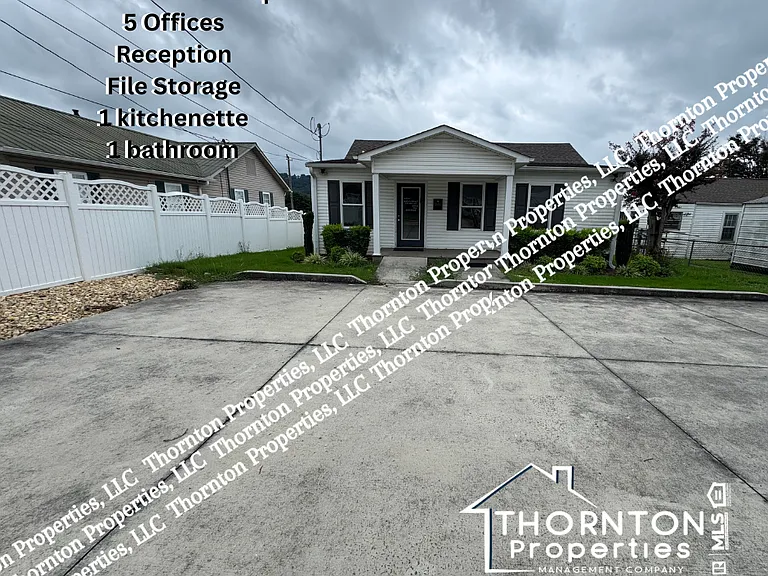 1640 Blount Ave — Photo 2