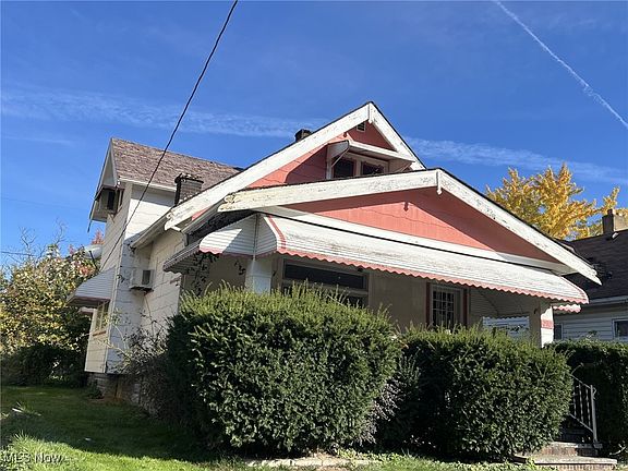 3rd image of 12905 Revere Ave