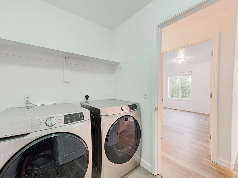 1094 Longbow Ln #D — Photo 11