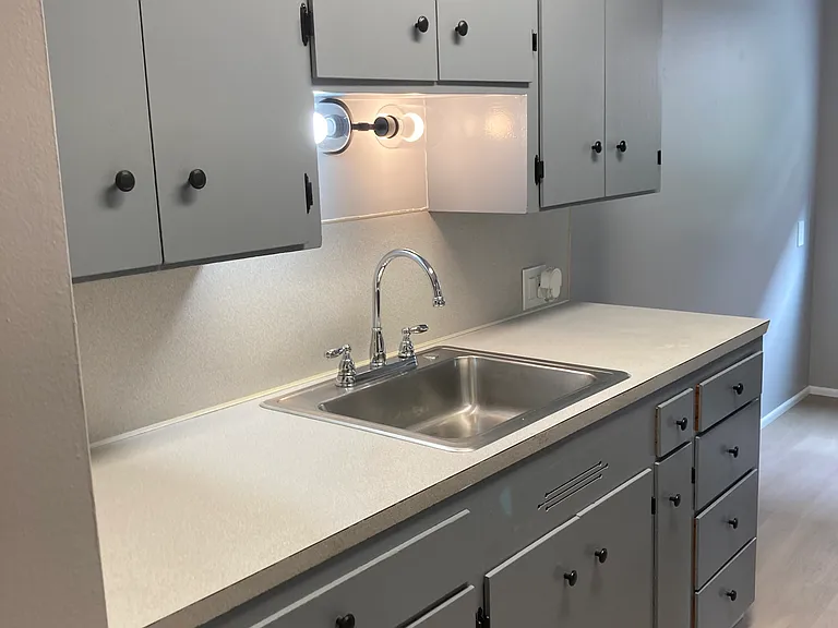 The Cameo Apartments — Photo 15