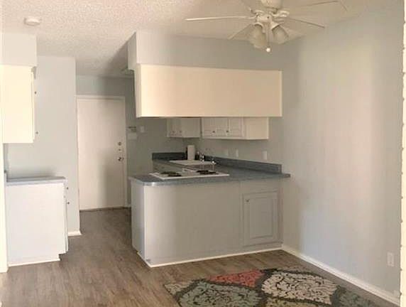 4th image of 7459 Queensbury Cir