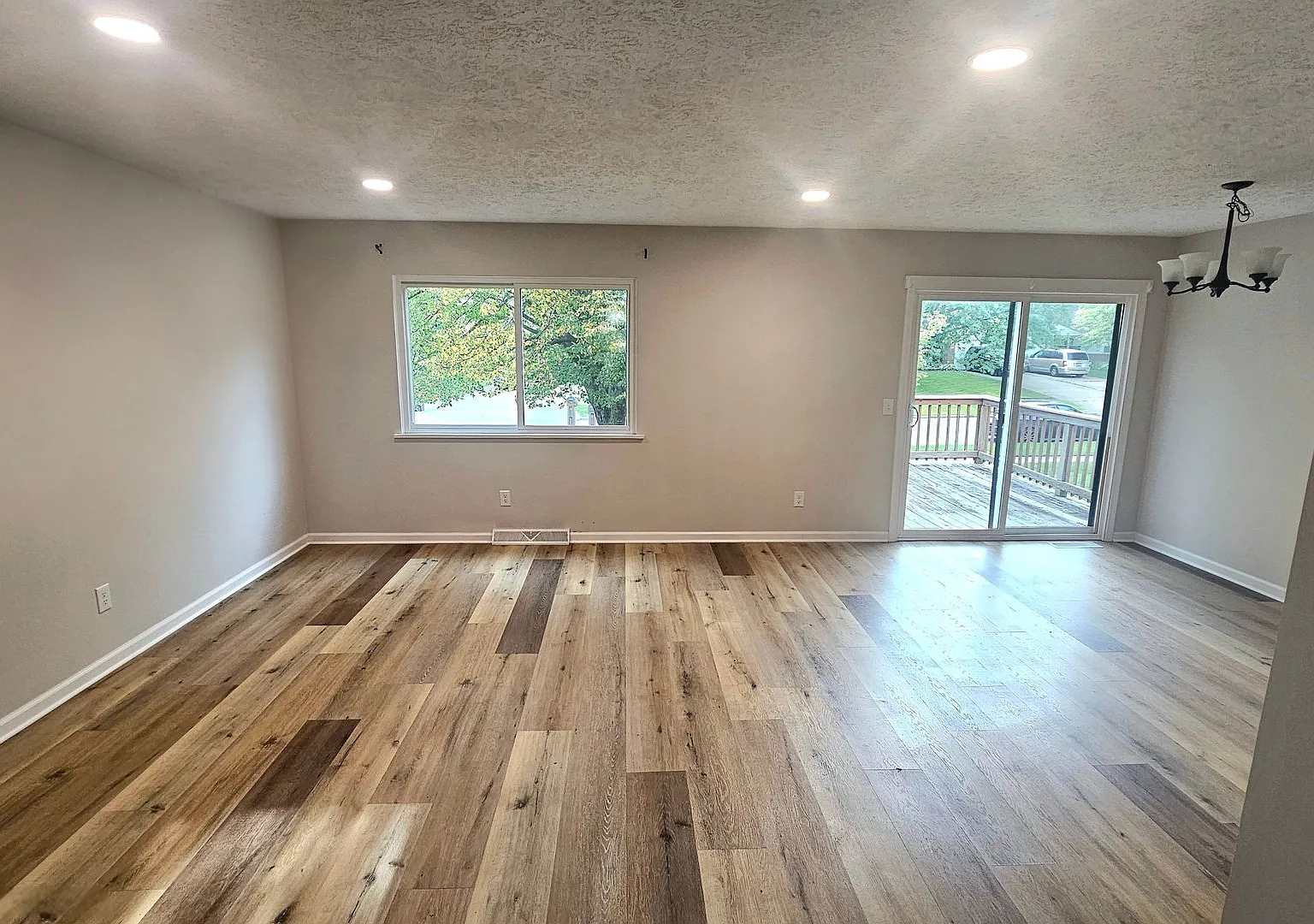 1817-1819 Sawmill Pl Mansfield OH 44904 — Photo 2