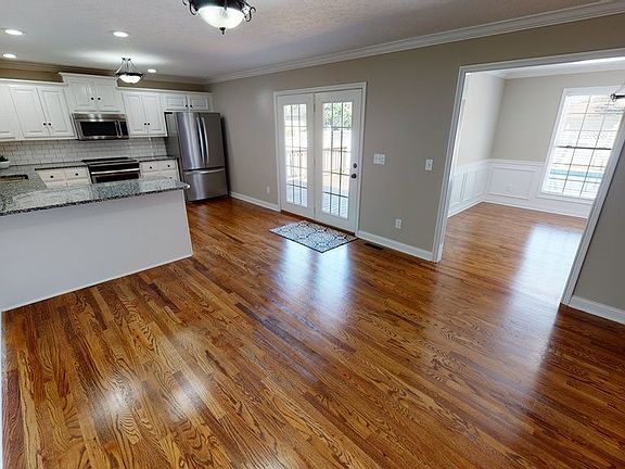 5th image of 504 Greenridge Dr