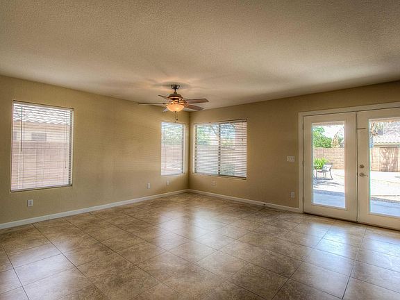 5th image of 212 W Raven Dr