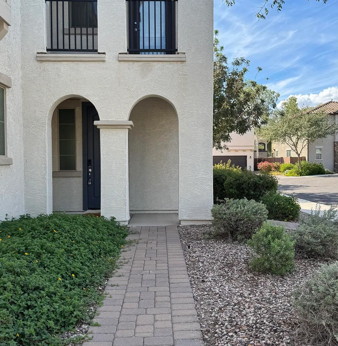 3 bed, 2.5 bath, 1966 sqft, $2,700 — Photo 3