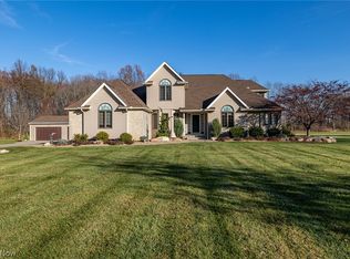 7704 Cemetery Rd, Vermilion, OH 44089